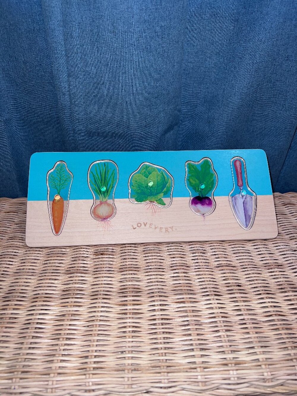 LOVEVERY Community Garden Wooden Vegetable Puzzle (The Adventurer Play Kit)